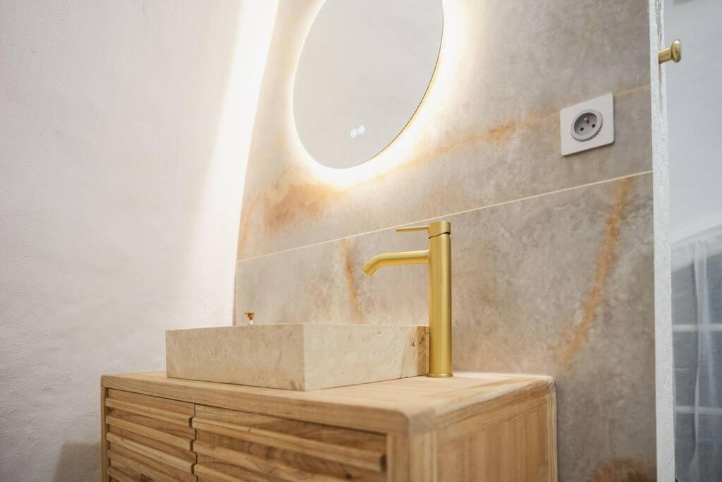 Le Temple D'Aphrodite, Appartement Avec Spa 维也纳 外观 照片