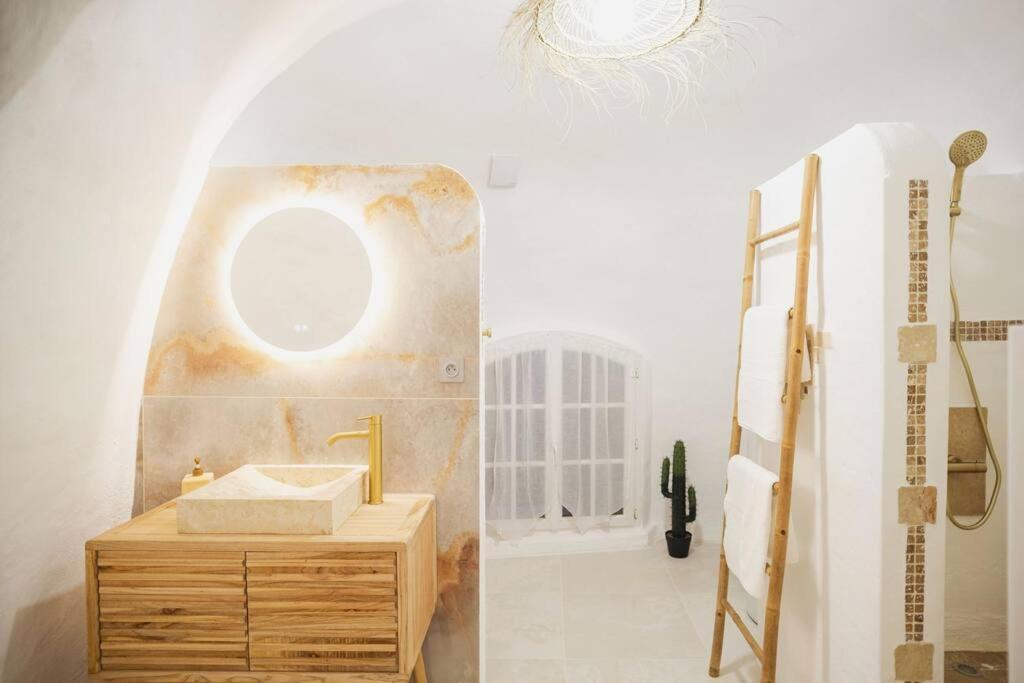 Le Temple D'Aphrodite, Appartement Avec Spa 维也纳 外观 照片