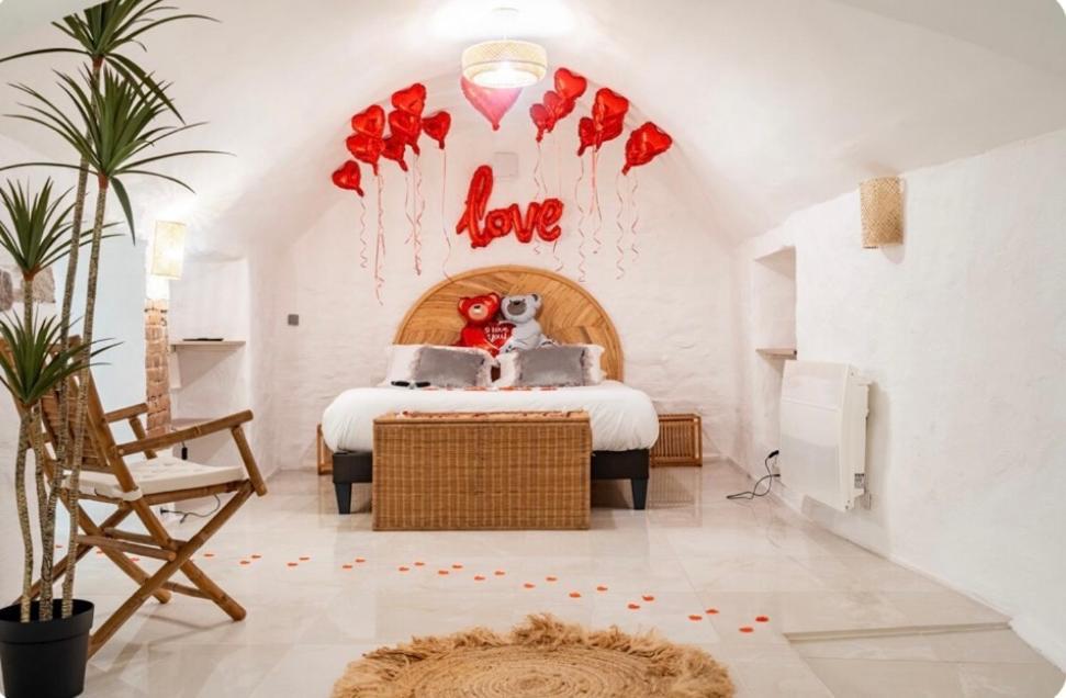 Le Temple D'Aphrodite, Appartement Avec Spa 维也纳 外观 照片