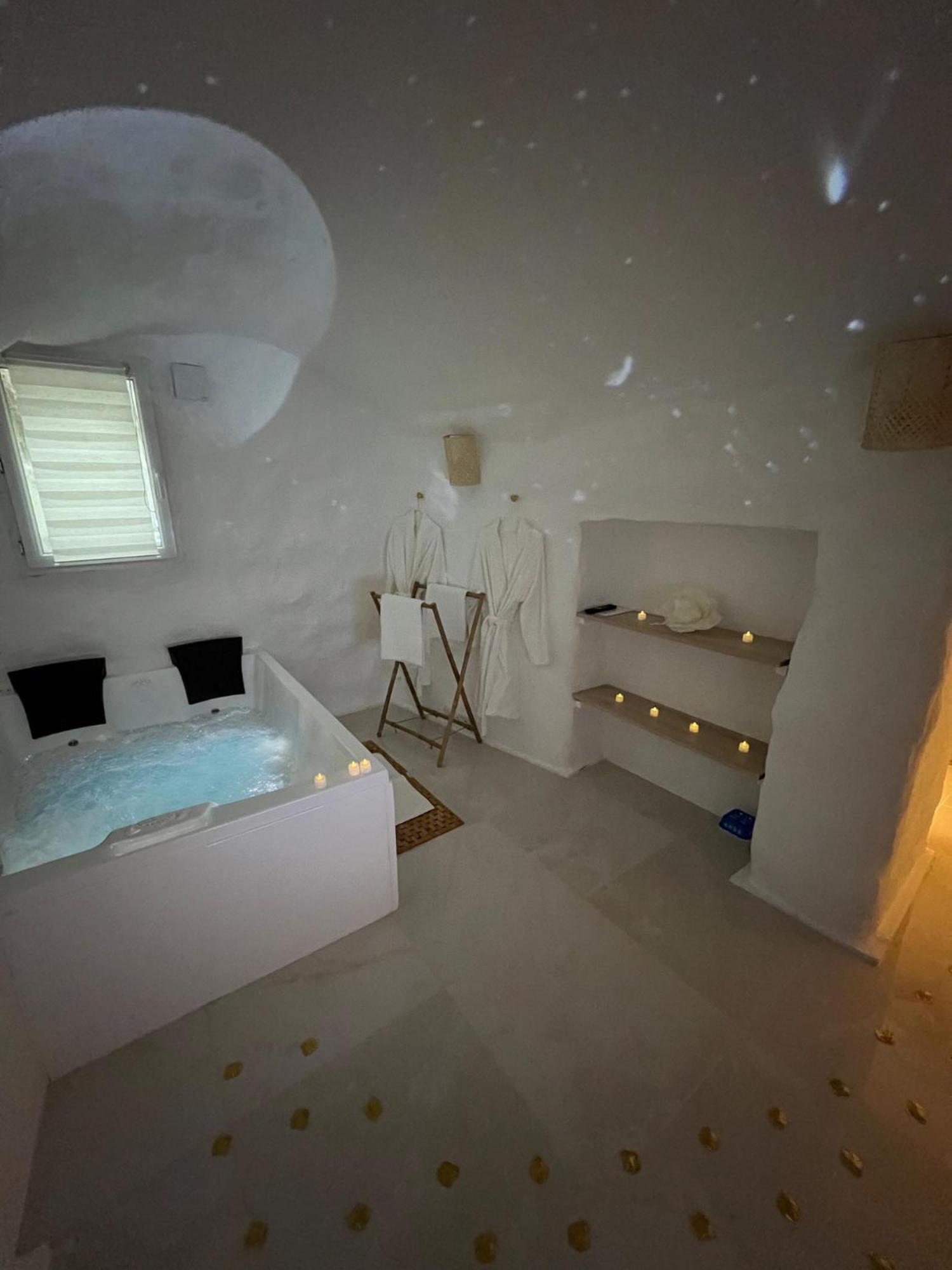 Le Temple D'Aphrodite, Appartement Avec Spa 维也纳 外观 照片